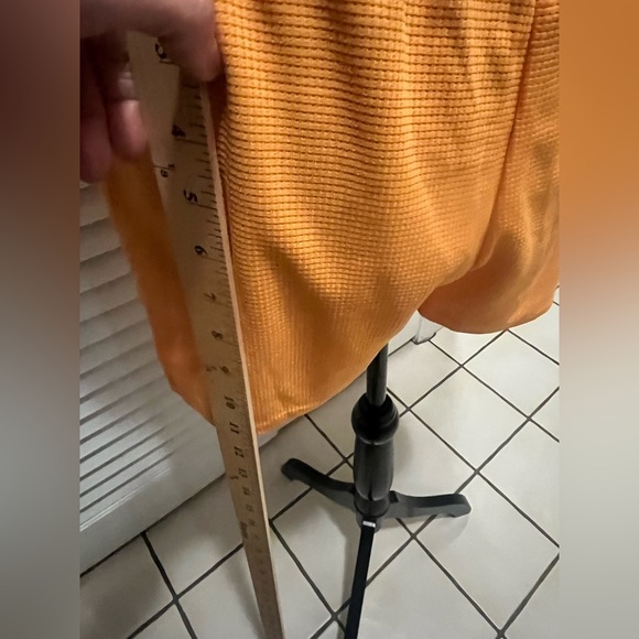 Orange Short Set, size small - Picture 9 of 9